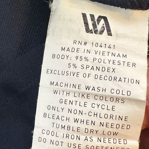 VRST Deep Navy Blue Short Sleeve Button Down Shirt Size Medium - Picture 5 of 7